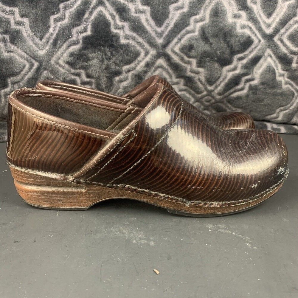 Dansko Clogs Women's Sz 41 Mules US Brown Leather Shoes US 8-8 1/2